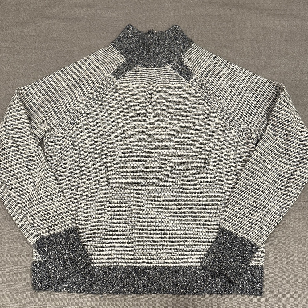 Abercrombie marled turtleneck sweater S